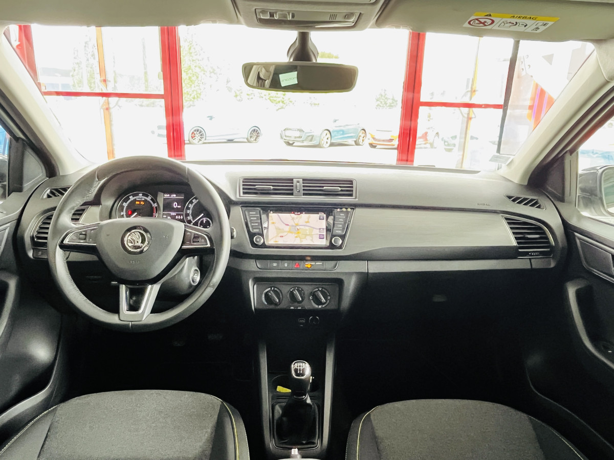 SKODA FABIA 1,0 TSI 95 EDITION GPS CAMERA REGULATEUR KEYLESS APPLE CARPLAY PARK PILOT JANTES ALU EXCELLENT ETAT