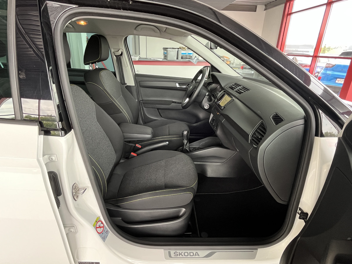 SKODA FABIA 1,0 TSI 95 EDITION GPS CAMERA REGULATEUR KEYLESS APPLE CARPLAY PARK PILOT JANTES ALU EXCELLENT ETAT