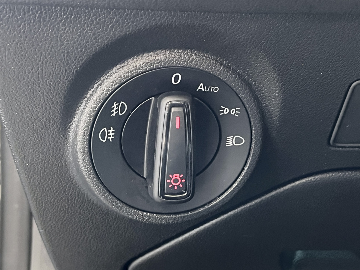 SEAT LEON CUPRA 2,0 TSI 290 DSG7 GPS TOIT PANORAMIQUE  ACC DCC  REGULATEUR ADAPTATIF APPLE CARPLAY FULL LED HIFI BEATS PARK PILOT EXCELLENT ETAT