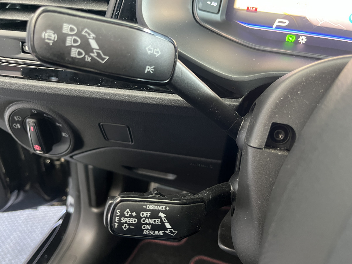 SEAT LEON CUPRA 2,0 TSI 290 DSG7 GPS TOIT PANORAMIQUE  ACC DCC  REGULATEUR ADAPTATIF APPLE CARPLAY FULL LED HIFI BEATS PARK PILOT EXCELLENT ETAT