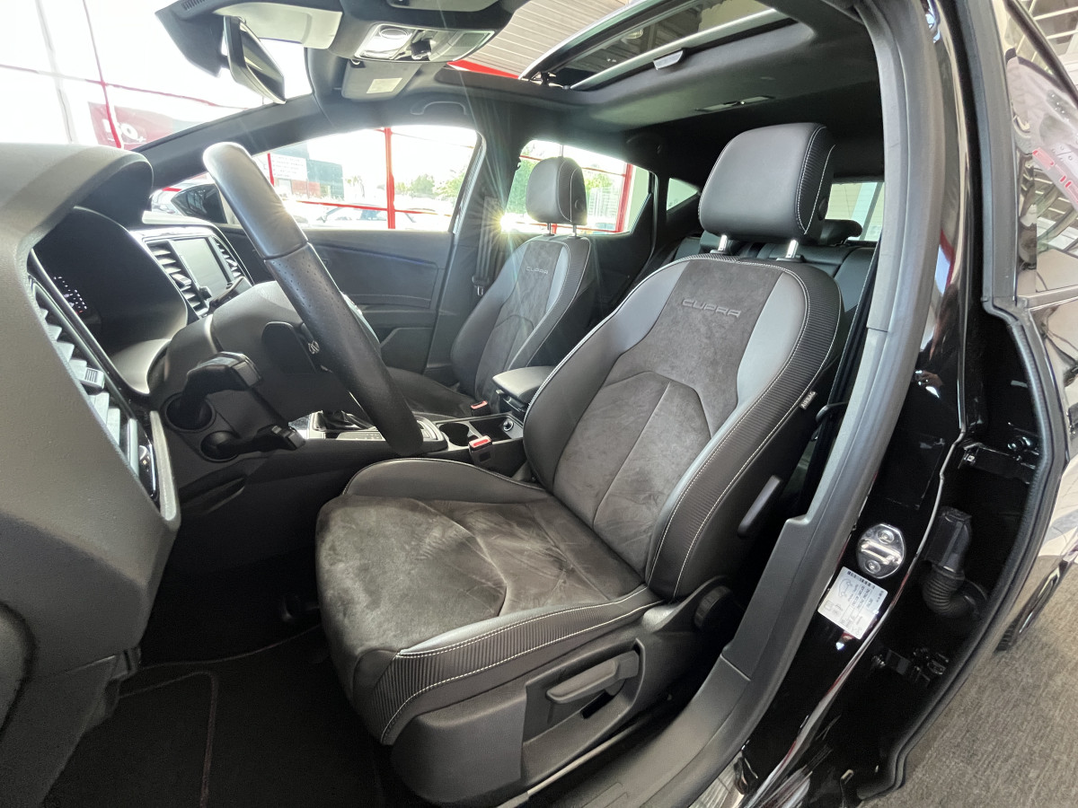SEAT LEON CUPRA 2,0 TSI 290 DSG7 GPS TOIT PANORAMIQUE  ACC DCC  REGULATEUR ADAPTATIF APPLE CARPLAY FULL LED HIFI BEATS PARK PILOT EXCELLENT ETAT
