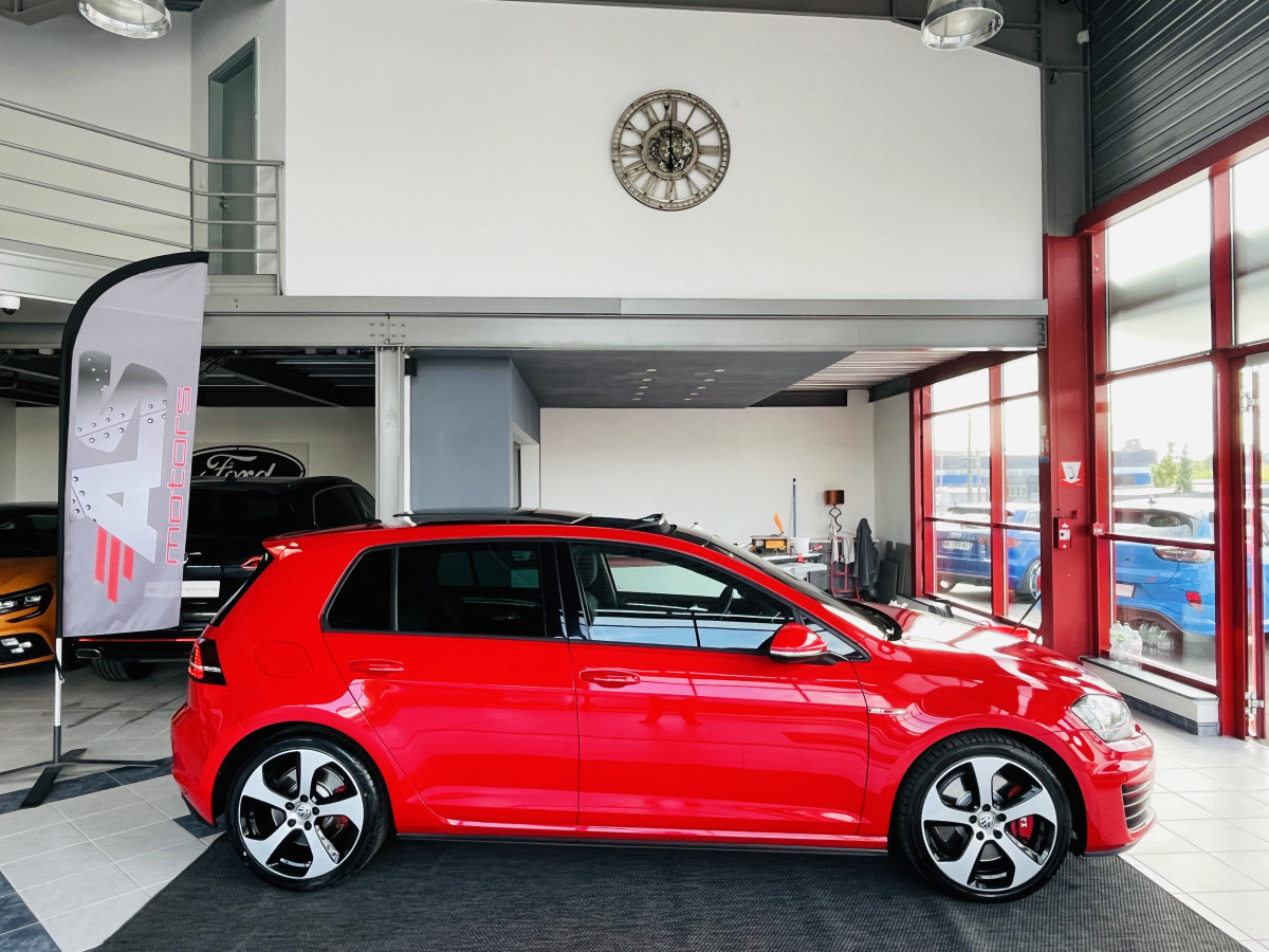 VOLKSWAGEN GOLF 7 2,0 TSI 230 PERFORMANCE DSG6 TOIT PANORAMIQUE OUVRANT  GPS  KEYLESS BI-XENON  PARK PILOT  JANTES 18  TRES BON ETAT