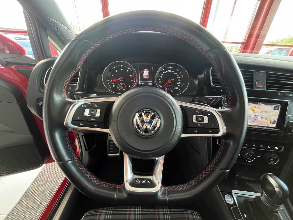 VOLKSWAGEN GOLF 7 2,0 TSI 230 PERFORMANCE DSG6 TOIT PANORAMIQUE OUVRANT  GPS  KEYLESS BI-XENON  PARK PILOT  JANTES 18  TRES BON ETAT
