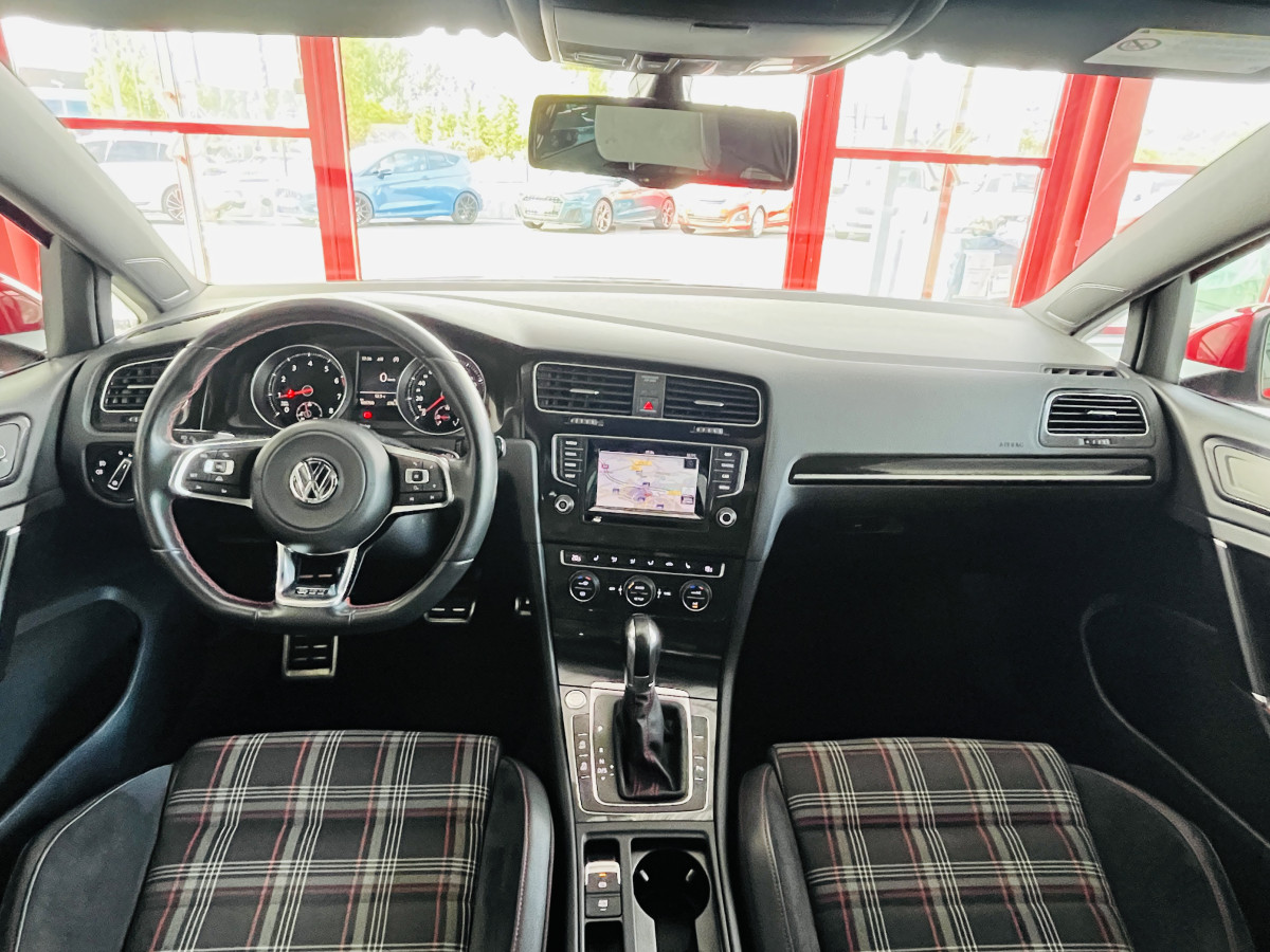 VOLKSWAGEN GOLF 7 2,0 TSI 230 PERFORMANCE DSG6 TOIT PANORAMIQUE OUVRANT  GPS  KEYLESS BI-XENON  PARK PILOT  JANTES 18  TRES BON ETAT