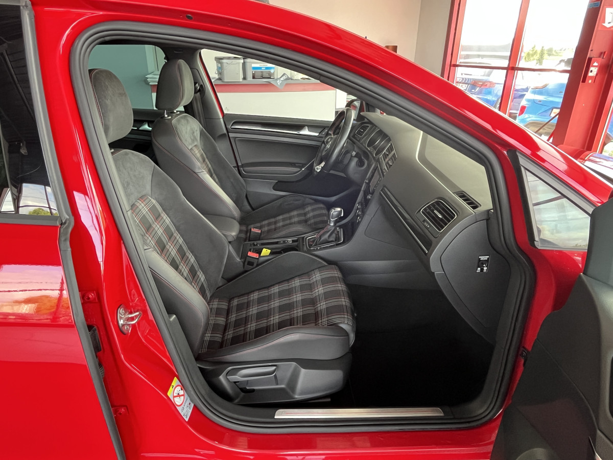 VOLKSWAGEN GOLF 7 2,0 TSI 230 PERFORMANCE DSG6 TOIT PANORAMIQUE OUVRANT  GPS  KEYLESS BI-XENON  PARK PILOT  JANTES 18  TRES BON ETAT