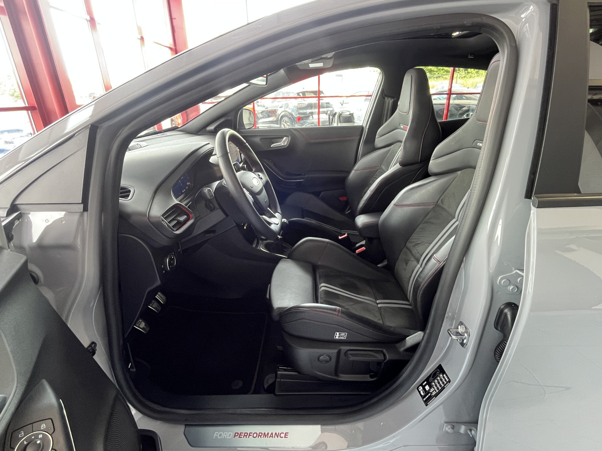FORD PUMA ST 1,5 200  PACK PERF GPS CAMERA  TOIT PANORAMIQUE FEUX FULL LED HIFI B&O APPLE CAR PLAY PACK HIVER  KEYLESS FULL OPTIONS ETAT NEUF