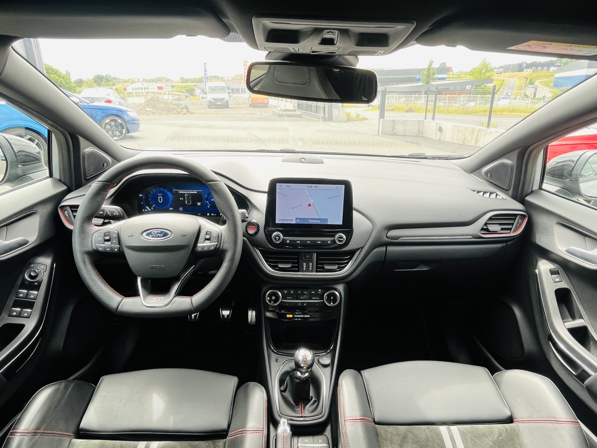 FORD PUMA ST 1,5 200  PACK PERF GPS CAMERA  TOIT PANORAMIQUE FEUX FULL LED HIFI B&O APPLE CAR PLAY PACK HIVER  KEYLESS FULL OPTIONS ETAT NEUF