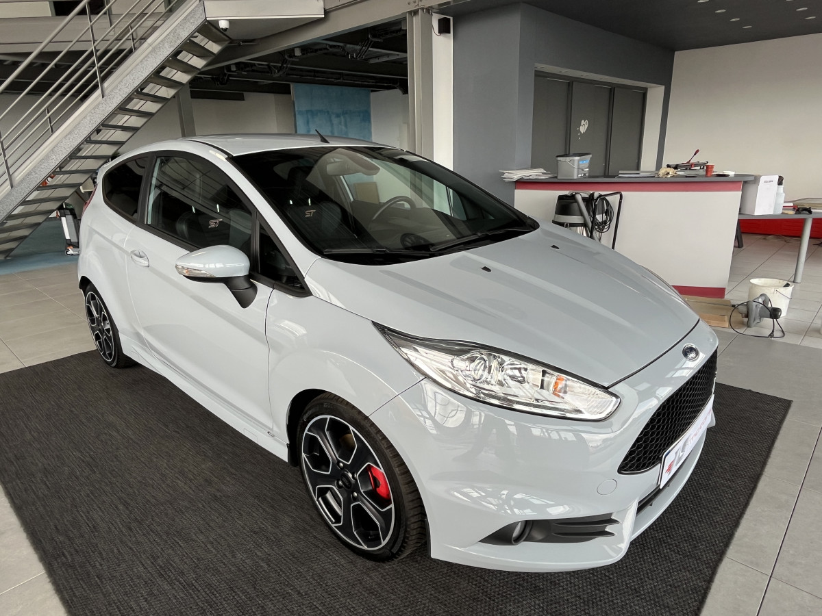 FORD FIESTA ST 1,6 200 EDITION LIMITED PACK PERFORMANCE GPS CAMERA  REGULATEUR KEYLESS  SONY PARK PILOT BLUETOOTH  ETAT COLLECTOR