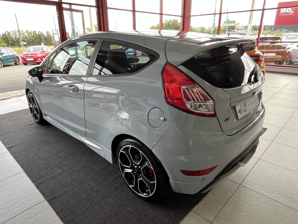 FORD FIESTA ST 1,6 200 EDITION LIMITED PACK PERFORMANCE GPS CAMERA  REGULATEUR KEYLESS  SONY PARK PILOT BLUETOOTH  ETAT COLLECTOR
