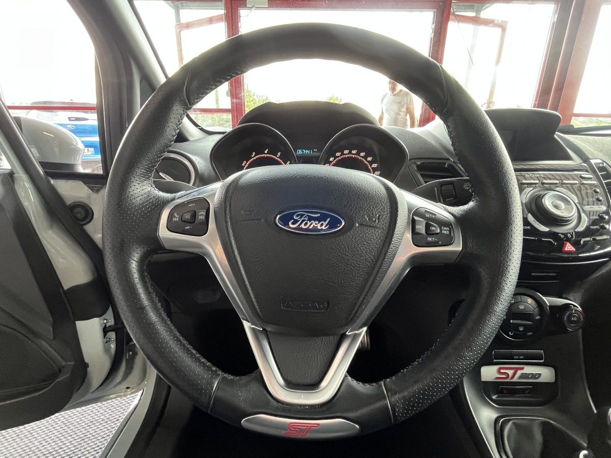 FORD FIESTA ST 1,6 200 EDITION LIMITED PACK PERFORMANCE GPS CAMERA  REGULATEUR KEYLESS  SONY PARK PILOT BLUETOOTH  ETAT COLLECTOR