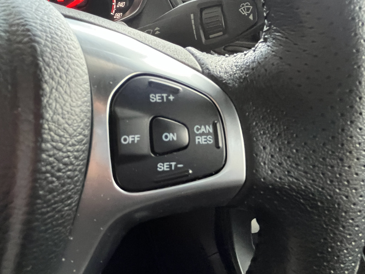 FORD FIESTA ST 1,6 200 EDITION LIMITED PACK PERFORMANCE GPS CAMERA  REGULATEUR KEYLESS  SONY PARK PILOT BLUETOOTH  ETAT COLLECTOR