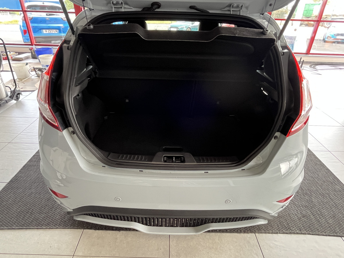 FORD FIESTA ST 1,6 200 EDITION LIMITED PACK PERFORMANCE GPS CAMERA  REGULATEUR KEYLESS  SONY PARK PILOT BLUETOOTH  ETAT COLLECTOR