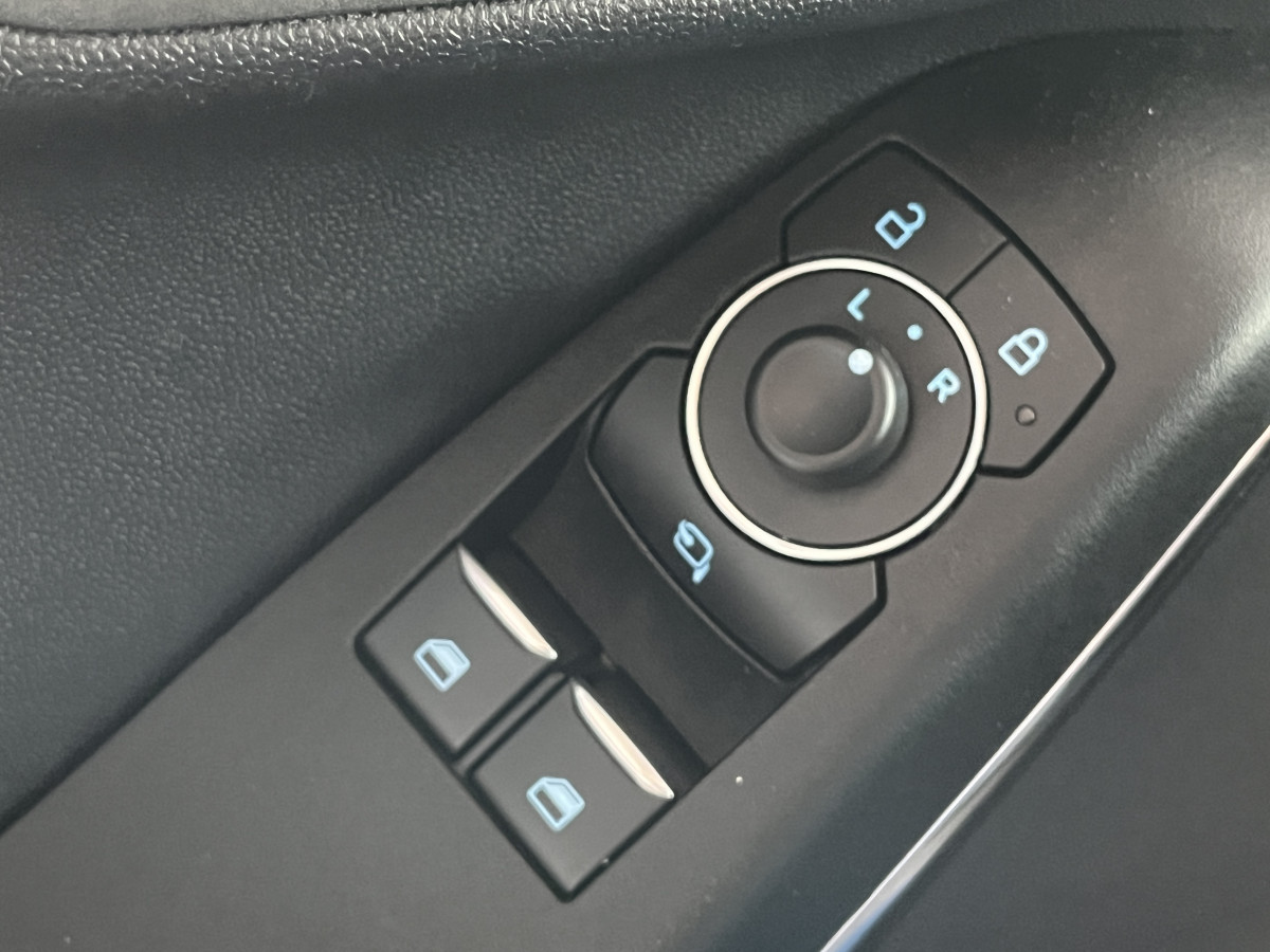 FORD FIESTA ST 1,5 200 EDITION LIMITED PACK PERF GPS CAMERA REGULATEUR HIFI B&O PACK HIVER FULL LED KEYLESS SUSPENSION PERFORMANCE FORD  ETAT NEUF