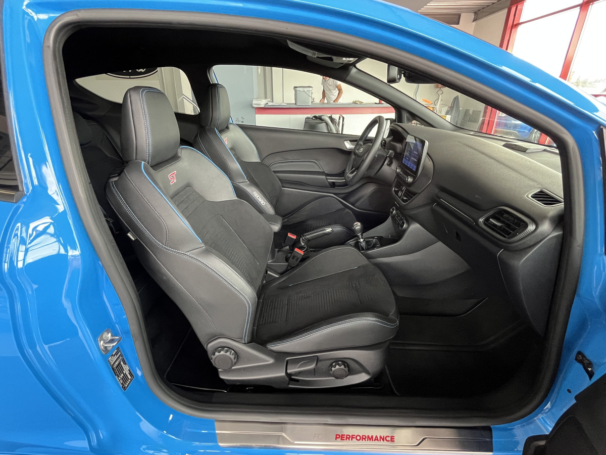 FORD FIESTA ST 1,5 200 EDITION LIMITED PACK PERF GPS CAMERA REGULATEUR HIFI B&O PACK HIVER FULL LED KEYLESS SUSPENSION PERFORMANCE FORD  ETAT NEUF