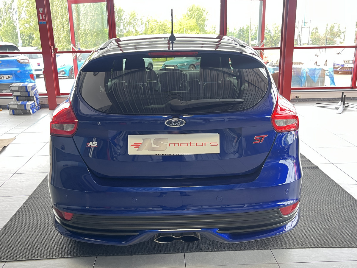FORD FOCUS ST 2,0 250  GPS  REGULATEUR LIMITEUR BI XENON APPLE KEYLESS  CARPLAY PARK PILOT PACK HIVER RECARO  BLUETOOTH EXCELLENT ETAT