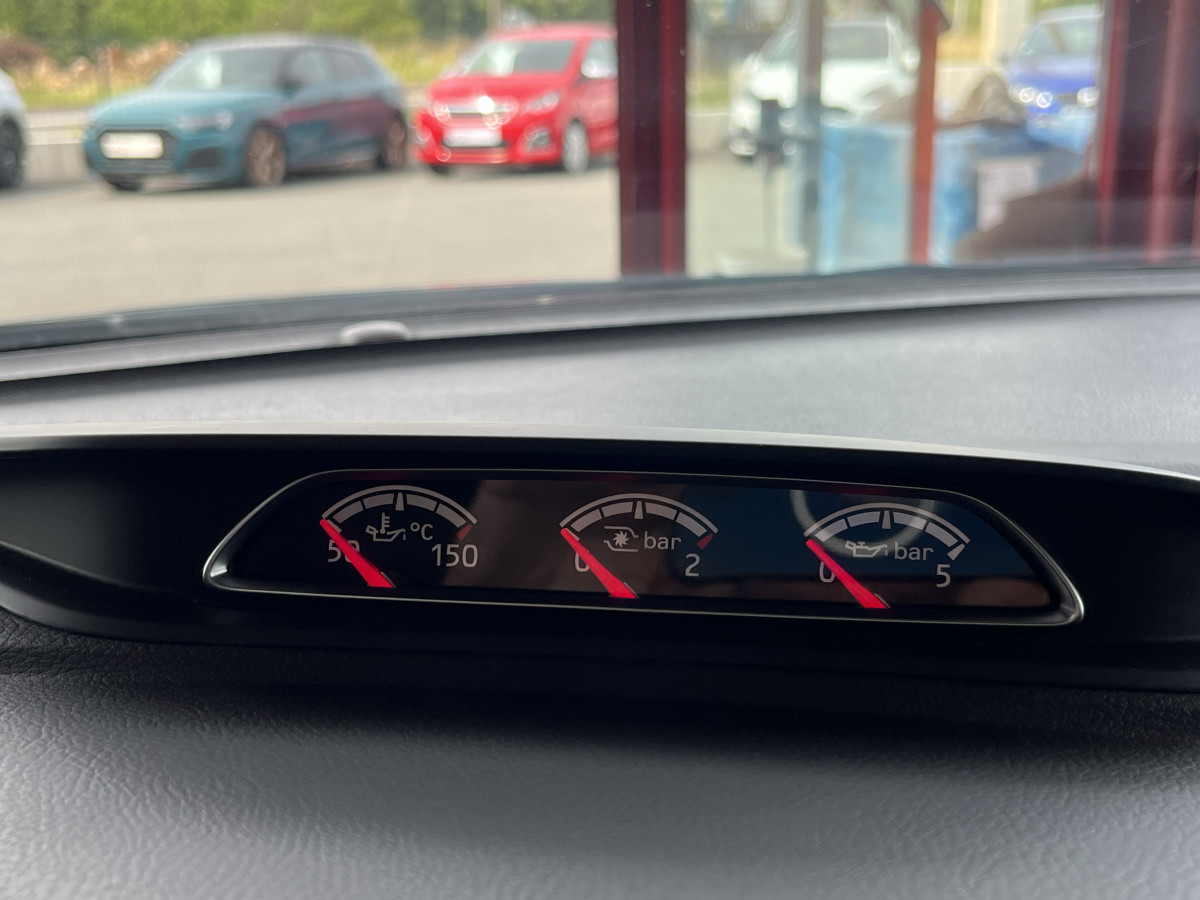 FORD FOCUS ST 2,0 250  GPS  REGULATEUR LIMITEUR BI XENON APPLE KEYLESS  CARPLAY PARK PILOT PACK HIVER RECARO  BLUETOOTH EXCELLENT ETAT