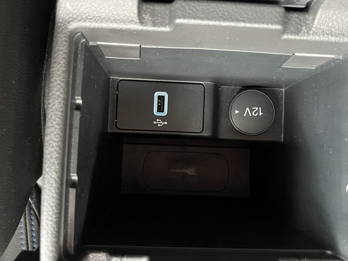 FORD FOCUS ST 2,0 250  GPS  REGULATEUR LIMITEUR BI XENON APPLE KEYLESS  CARPLAY PARK PILOT PACK HIVER RECARO  BLUETOOTH EXCELLENT ETAT