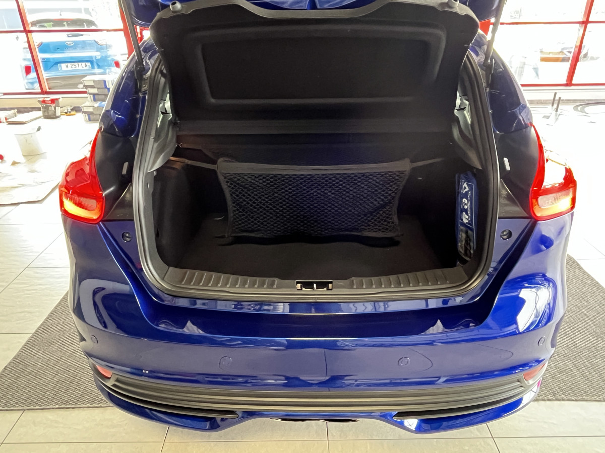 FORD FOCUS ST 2,0 250  GPS  REGULATEUR LIMITEUR BI XENON APPLE KEYLESS  CARPLAY PARK PILOT PACK HIVER RECARO  BLUETOOTH EXCELLENT ETAT