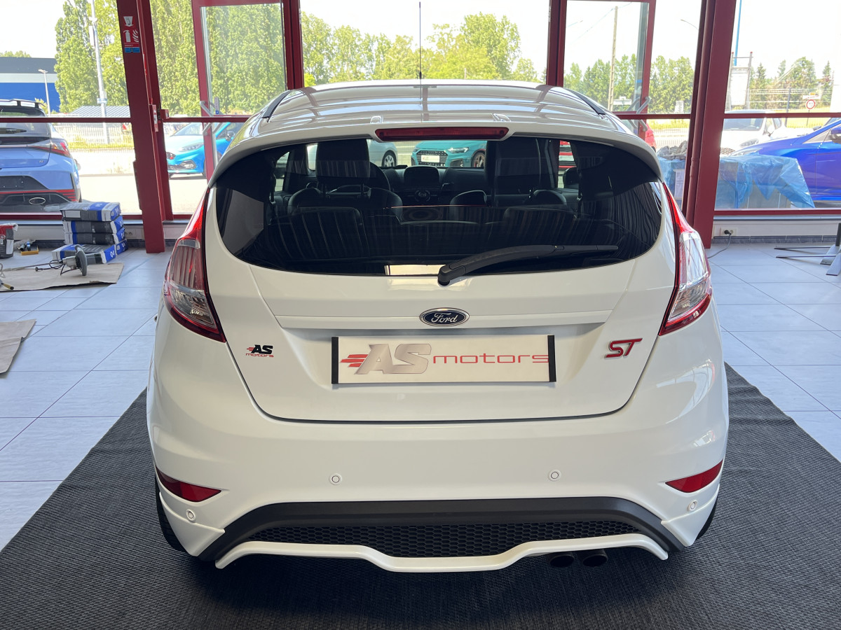 FORD FIESTA 1,6 182 GPS KEYLESS PARK PILOT RECARO HIFI SONY BLUETOOTH FEUX HALOGENE JANTES 17 1 ERE MAIN EXCELLENT ETAT