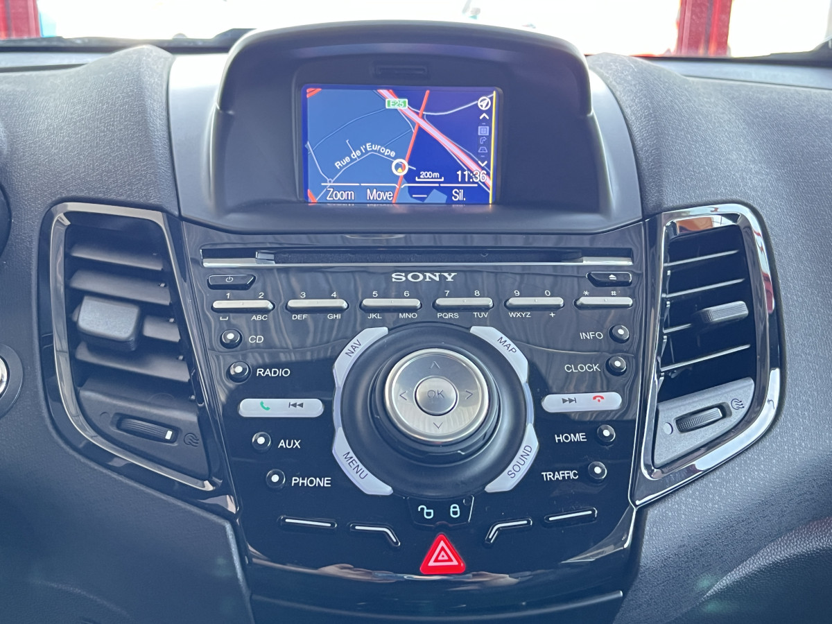FORD FIESTA 1,6 182 GPS KEYLESS PARK PILOT RECARO HIFI SONY BLUETOOTH FEUX HALOGENE JANTES 17 1 ERE MAIN EXCELLENT ETAT