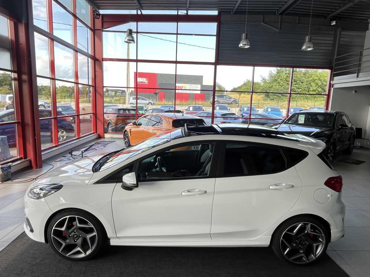 FORD FIESTA ST 1,5 200 TOIT PANORAMIQUE  GPS  KEYLESS APPLE CARPLAY FULL LED BLUETOOTH HIFI B&O REGULATEUR LIMITEUR PACK HIVER PARK PILOT JANTES 18 EXCELLENT ETAT