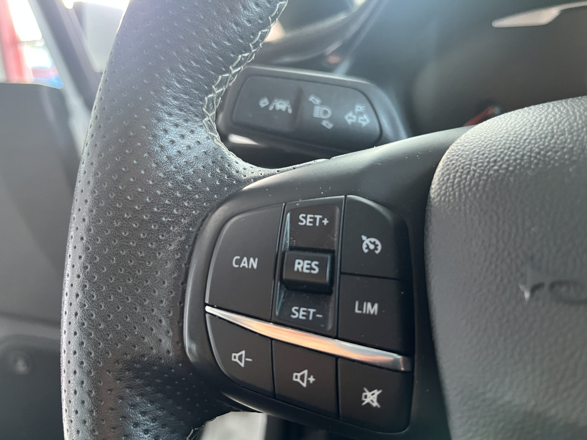 FORD FIESTA ST 1,5 200 TOIT PANORAMIQUE  GPS  KEYLESS APPLE CARPLAY FULL LED BLUETOOTH HIFI B&O REGULATEUR LIMITEUR PACK HIVER PARK PILOT JANTES 18 EXCELLENT ETAT