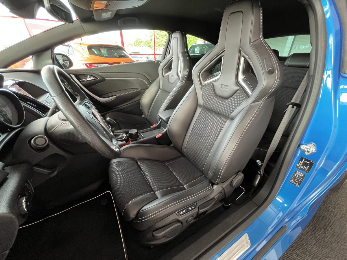 OPEL ASTRA GTC OPC 2,0 TURBO 280 PACK PERFORMANCE HIFI INFINITY GPS SIEGES RECARO PERF JANTES 20 BI-XENON PACK APPARENCE FREIN BREMBO PARK PILOT  EXCELLENT ETAT