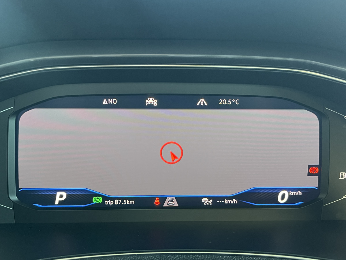VOLKSWAGEN T-ROC 2,0 TSI 190 R-LINE DSG7 4MOTION TOIT PANORAMIQUE OUVRANT APPLE CARPLAY  DMS  ACC GPS CAMERA VIRTUAL COCKPIT HIFI BEATS FULL LED REGULATEUR LIMITEUR JANTE 19 EXCELLENT ETAT