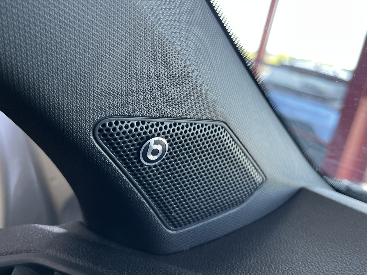 VOLKSWAGEN T-ROC 2,0 TSI 190 R-LINE DSG7 4MOTION TOIT PANORAMIQUE OUVRANT APPLE CARPLAY  DMS  ACC GPS CAMERA VIRTUAL COCKPIT HIFI BEATS FULL LED REGULATEUR LIMITEUR JANTE 19 EXCELLENT ETAT