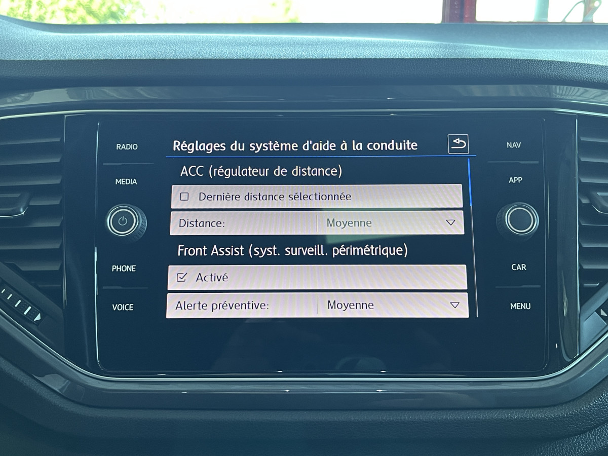 VOLKSWAGEN T-ROC 2,0 TSI 190 R-LINE DSG7 4MOTION TOIT PANORAMIQUE OUVRANT APPLE CARPLAY  DMS  ACC GPS CAMERA VIRTUAL COCKPIT HIFI BEATS FULL LED REGULATEUR LIMITEUR JANTE 19 EXCELLENT ETAT