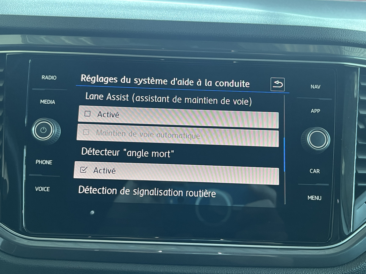 VOLKSWAGEN T-ROC 2,0 TSI 190 R-LINE DSG7 4MOTION TOIT PANORAMIQUE OUVRANT APPLE CARPLAY  DMS  ACC GPS CAMERA VIRTUAL COCKPIT HIFI BEATS FULL LED REGULATEUR LIMITEUR JANTE 19 EXCELLENT ETAT
