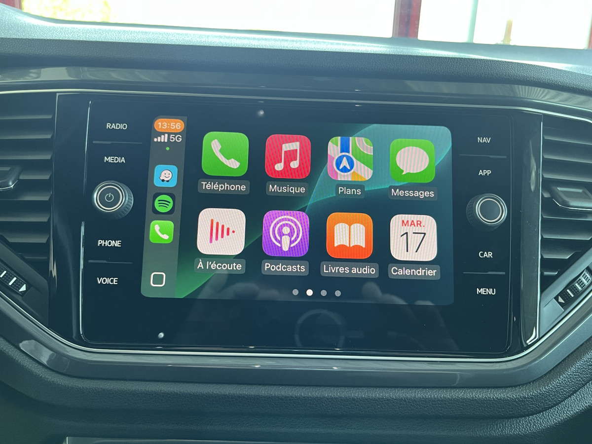 VOLKSWAGEN T-ROC 2,0 TSI 190 R-LINE DSG7 4MOTION TOIT PANORAMIQUE OUVRANT APPLE CARPLAY  DMS  ACC GPS CAMERA VIRTUAL COCKPIT HIFI BEATS FULL LED REGULATEUR LIMITEUR JANTE 19 EXCELLENT ETAT
