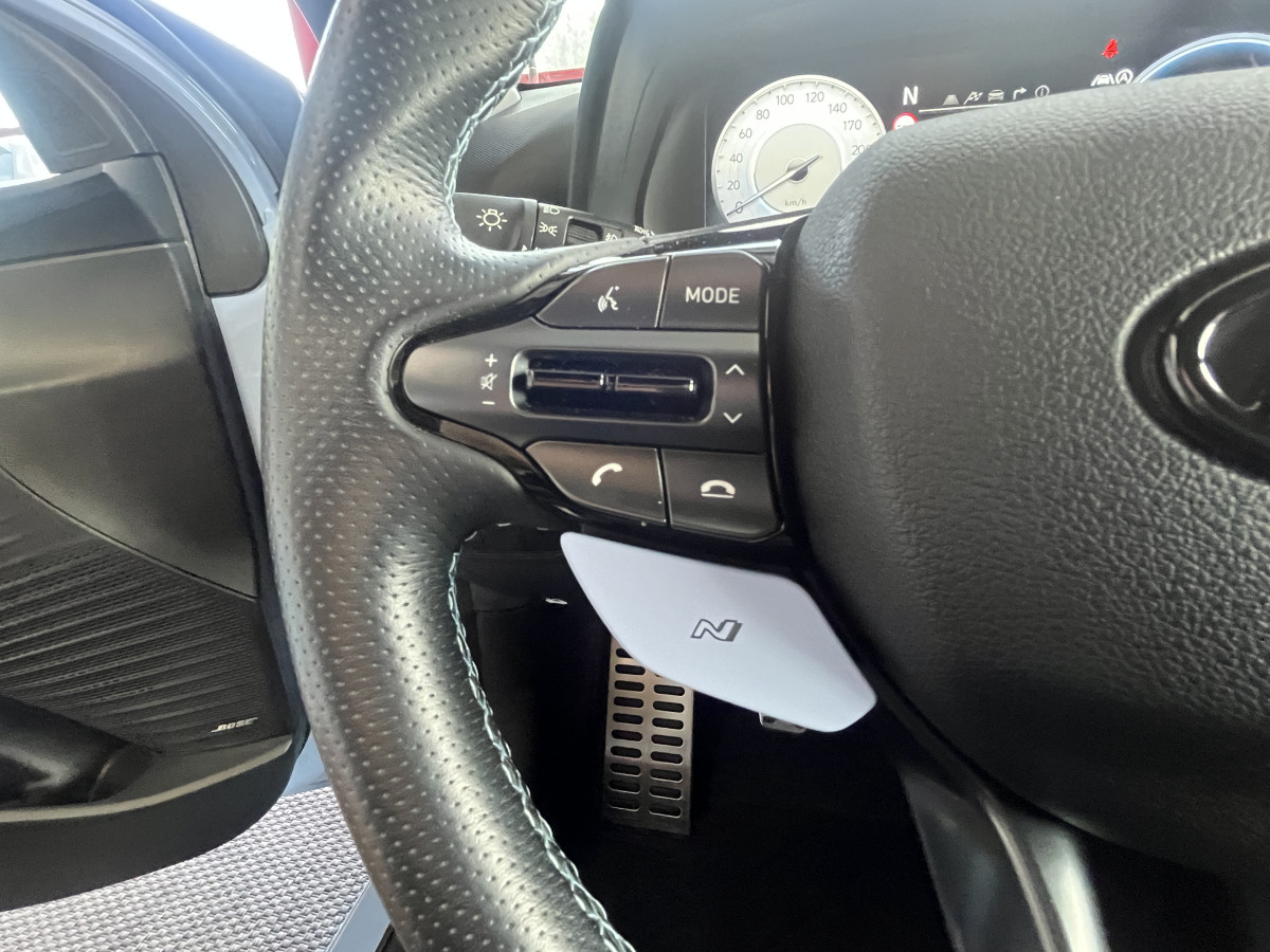 HYNDAI I20 N 1,6 T-GDI 204 GPS CAMERA APPLE CARPLAY REGULATEUR LIMITEUR KEYLESS VIRTUAL COCKPIT DRIVE SELECT HIFI BOSE FULL LED DIFFERENTIEL A GLISSEMENT ETAT NEUF