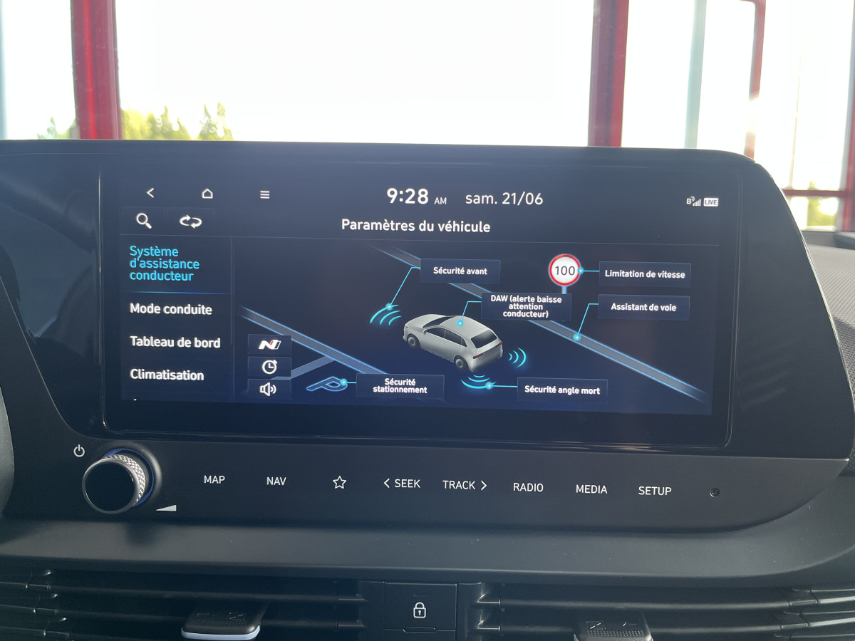 HYNDAI I20 N 1,6 T-GDI 204 GPS CAMERA APPLE CARPLAY REGULATEUR LIMITEUR KEYLESS VIRTUAL COCKPIT DRIVE SELECT HIFI BOSE FULL LED DIFFERENTIEL A GLISSEMENT ETAT NEUF