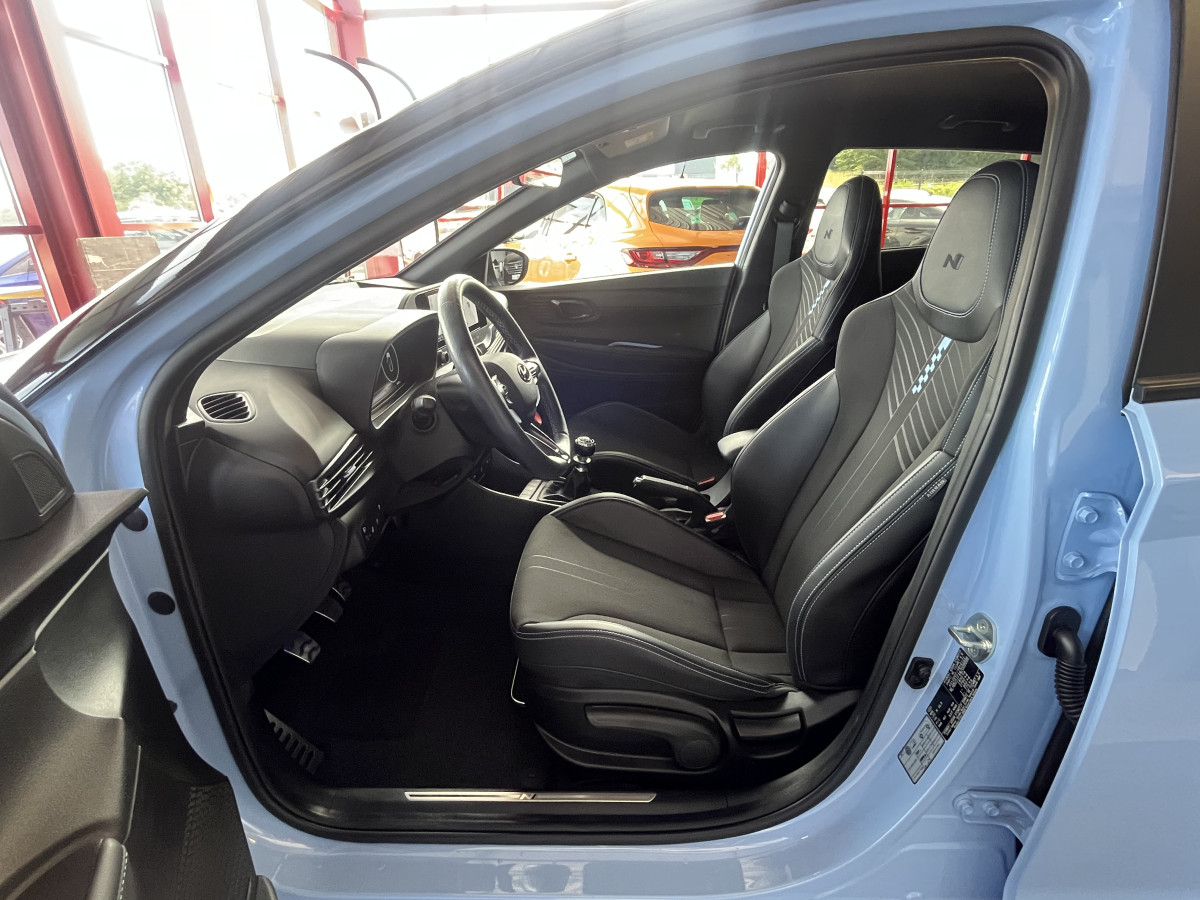 HYNDAI I20 N 1,6 T-GDI 204 GPS CAMERA APPLE CARPLAY REGULATEUR LIMITEUR KEYLESS VIRTUAL COCKPIT DRIVE SELECT HIFI BOSE FULL LED DIFFERENTIEL A GLISSEMENT ETAT NEUF