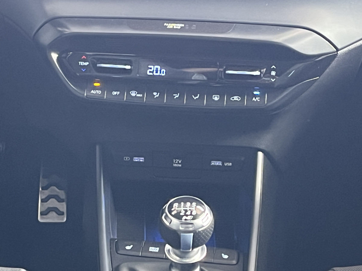 HYNDAI I20 N 1,6 T-GDI 204 GPS CAMERA APPLE CARPLAY REGULATEUR LIMITEUR KEYLESS VIRTUAL COCKPIT DRIVE SELECT HIFI BOSE FULL LED DIFFERENTIEL A GLISSEMENT ETAT NEUF