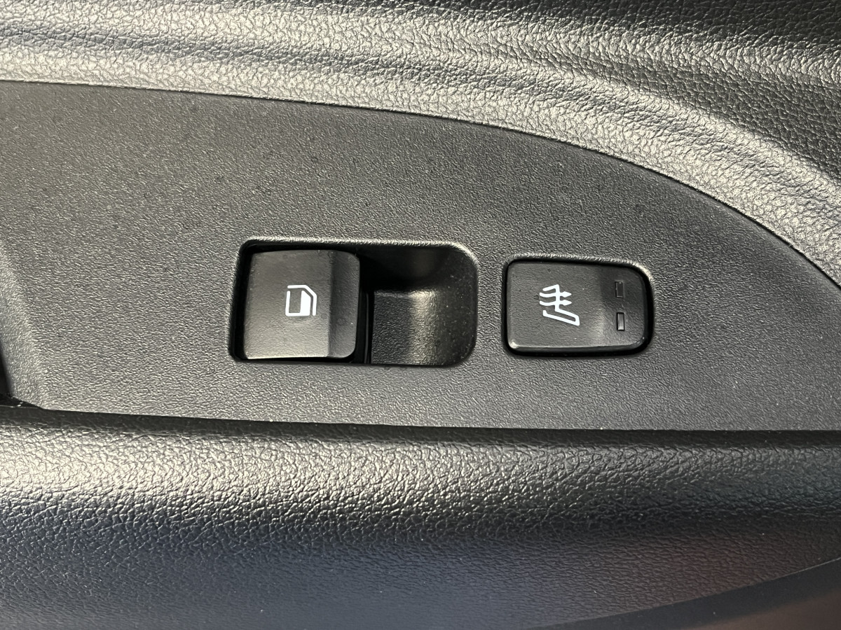 HYNDAI I20 N 1,6 T-GDI 204 GPS CAMERA APPLE CARPLAY REGULATEUR LIMITEUR KEYLESS VIRTUAL COCKPIT DRIVE SELECT HIFI BOSE FULL LED DIFFERENTIEL A GLISSEMENT ETAT NEUF