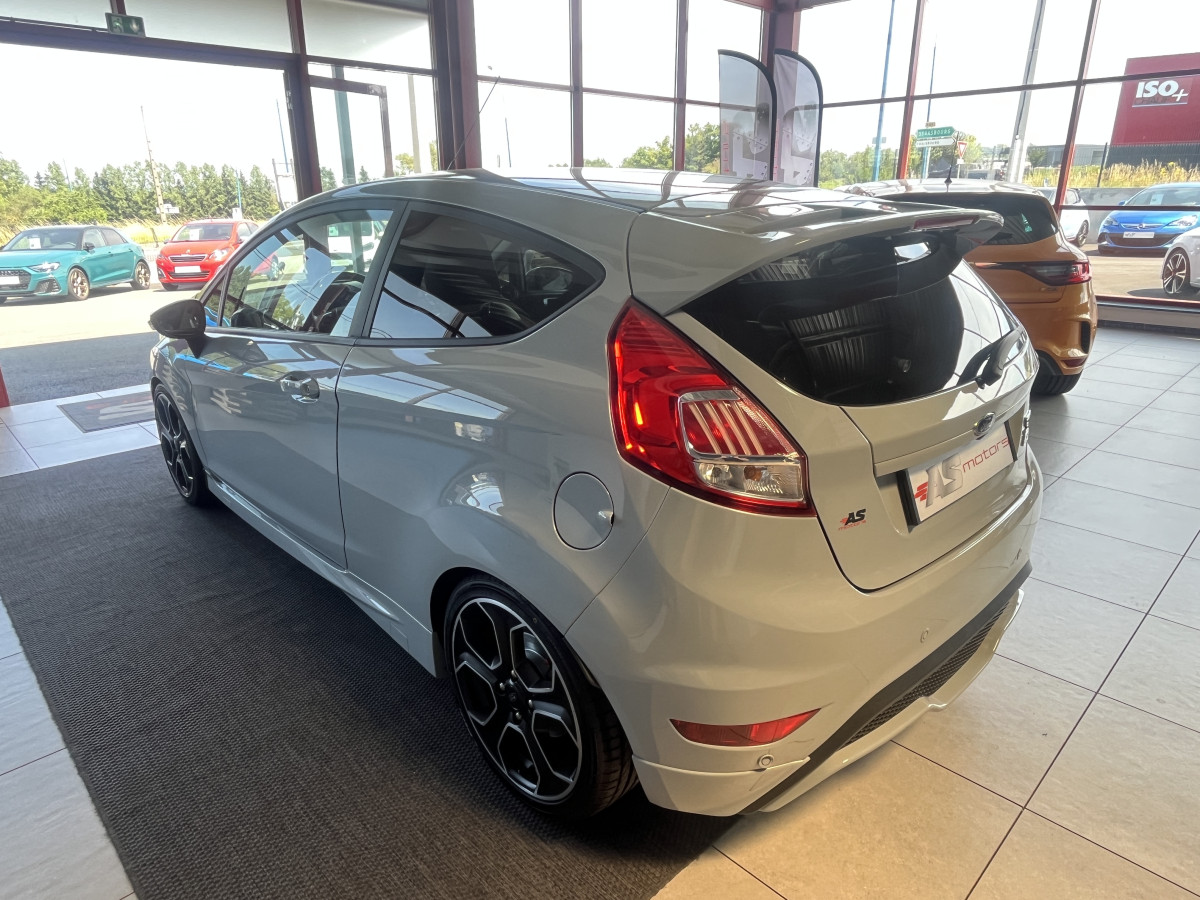 FORD FIESTA ST 1,6 200 EDITION LIMITED PACK PERF CAMERA  REGULATEUR KEYLESS RECARO SONY PARK PILOT BLUETOOTH JANTES 17 ETAT COLLECTOR