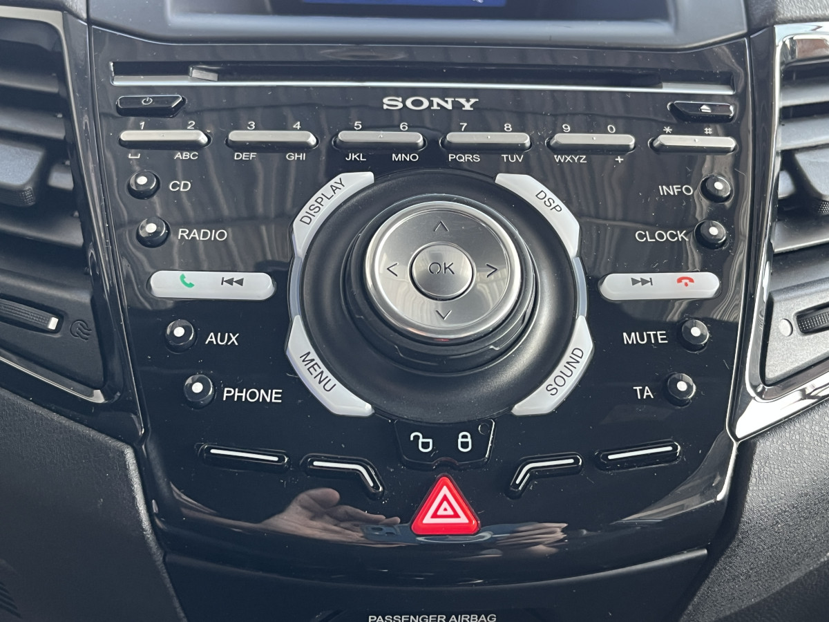 FORD FIESTA ST 1,6 200 EDITION LIMITED PACK PERF CAMERA  REGULATEUR KEYLESS RECARO SONY PARK PILOT BLUETOOTH JANTES 17 ETAT COLLECTOR