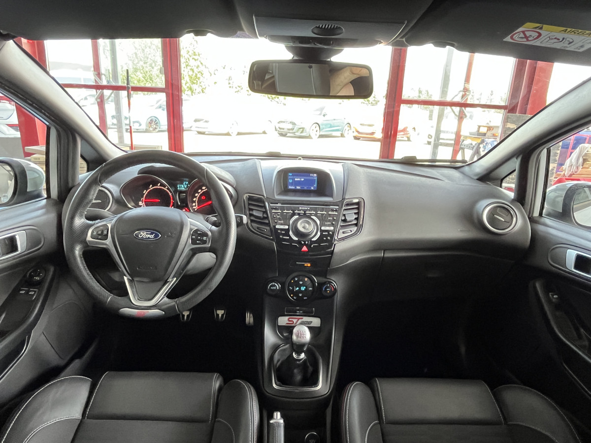 FORD FIESTA ST 1,6 200 EDITION LIMITED PACK PERF CAMERA  REGULATEUR KEYLESS RECARO SONY PARK PILOT BLUETOOTH JANTES 17 ETAT COLLECTOR