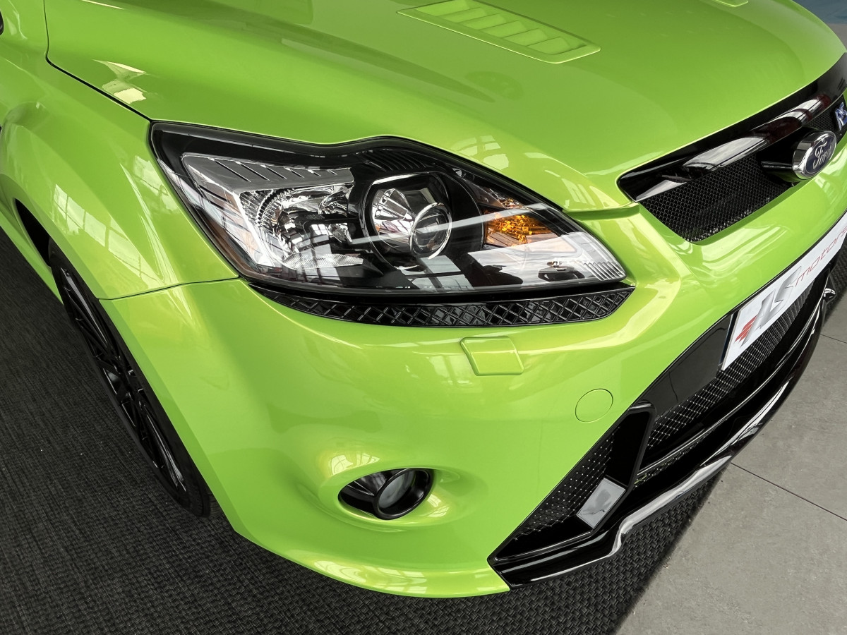 FORD FOCUS RS 2,5 305  PACK ELECTRIQUE GPS CAMERA PACK HIVER BLUETOOTH KEYLESS BI-XENON JANTES 19 SIEGES RECARO  DEUXIEME MAIN EXCELLENT ETAT