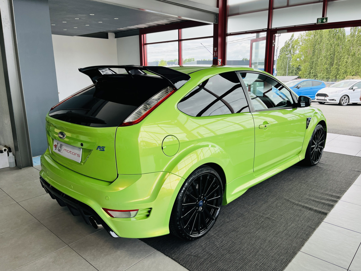 FORD FOCUS RS 2,5 305  PACK ELECTRIQUE GPS CAMERA PACK HIVER BLUETOOTH KEYLESS BI-XENON JANTES 19 SIEGES RECARO  DEUXIEME MAIN EXCELLENT ETAT