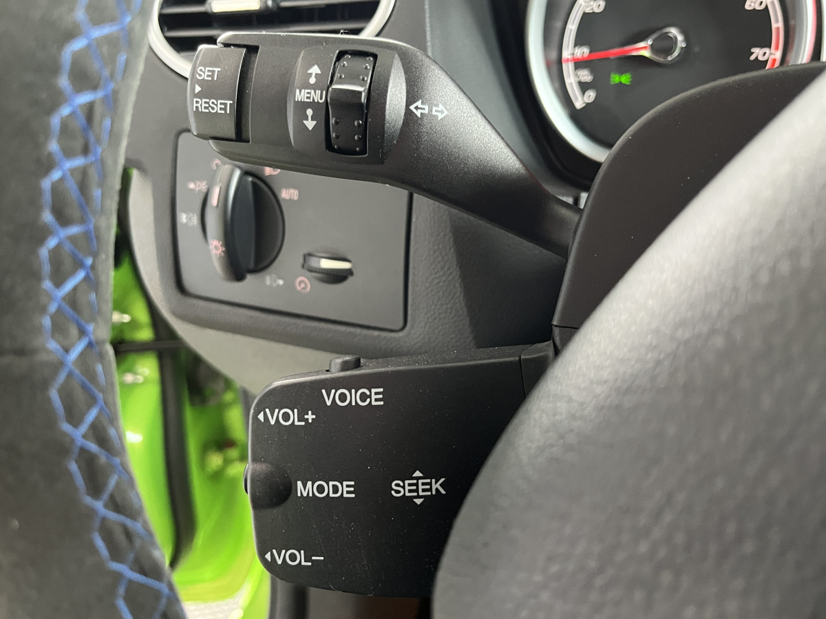 FORD FOCUS RS 2,5 305  PACK ELECTRIQUE GPS CAMERA PACK HIVER BLUETOOTH KEYLESS BI-XENON JANTES 19 SIEGES RECARO  DEUXIEME MAIN EXCELLENT ETAT