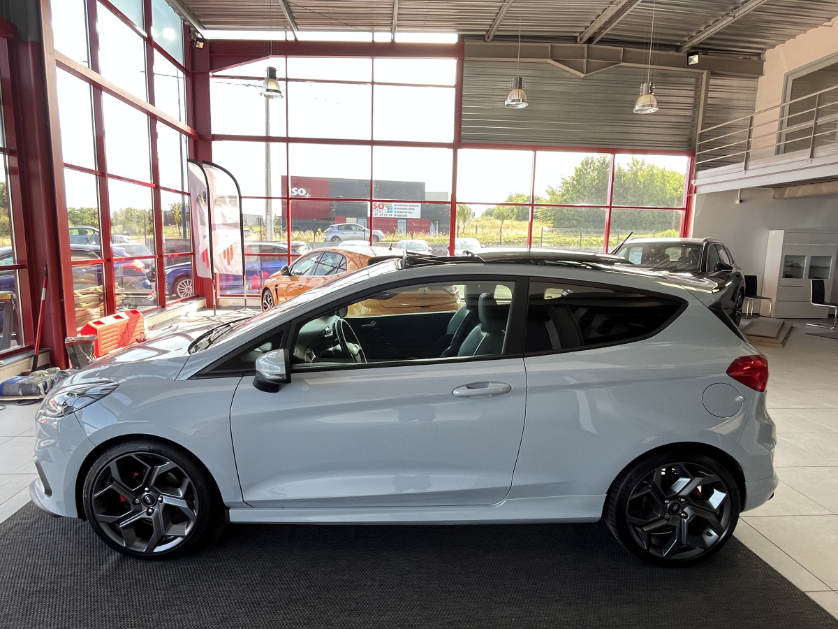 FORD FIESTA ST 1,5 200 PACK PERFORMANCE LAUNCH CONTROL DIFFERENTIEL TOIT PANO  GPS  KEYLESS APPLE CARPLAY FULL LED PARK PILOT BLUETOOTH HIFI B&O REGULATEUR LIMITEUR ECHAPPEMENT MILTEK EXCELLENT ETAT