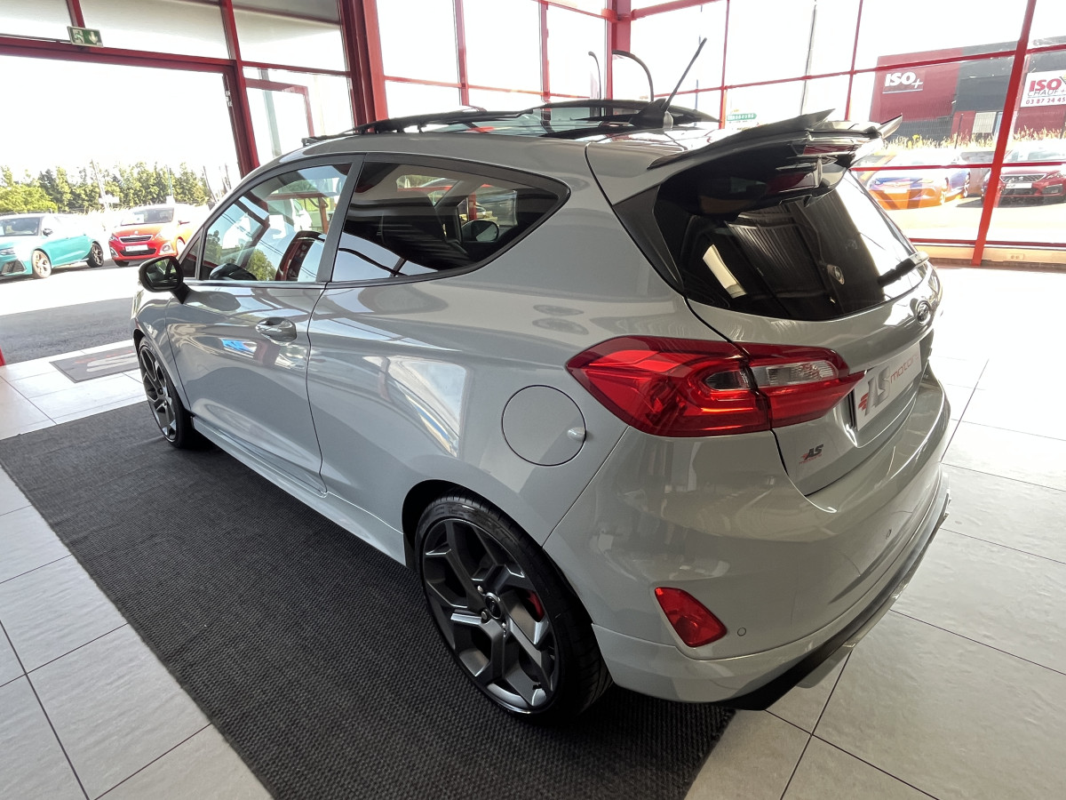 FORD FIESTA ST 1,5 200 PACK PERFORMANCE LAUNCH CONTROL DIFFERENTIEL TOIT PANO  GPS  KEYLESS APPLE CARPLAY FULL LED PARK PILOT BLUETOOTH HIFI B&O REGULATEUR LIMITEUR ECHAPPEMENT MILTEK EXCELLENT ETAT