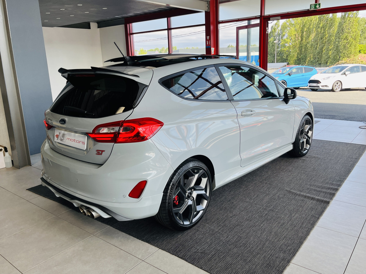 FORD FIESTA ST 1,5 200 PACK PERFORMANCE LAUNCH CONTROL DIFFERENTIEL TOIT PANO  GPS  KEYLESS APPLE CARPLAY FULL LED PARK PILOT BLUETOOTH HIFI B&O REGULATEUR LIMITEUR ECHAPPEMENT MILTEK EXCELLENT ETAT