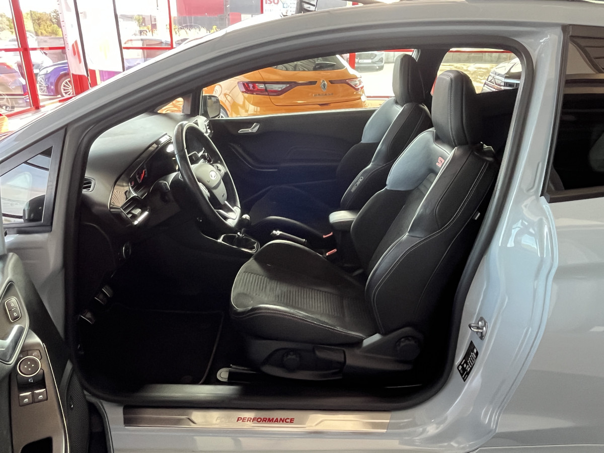 FORD FIESTA ST 1,5 200 PACK PERFORMANCE LAUNCH CONTROL DIFFERENTIEL TOIT PANO  GPS  KEYLESS APPLE CARPLAY FULL LED PARK PILOT BLUETOOTH HIFI B&O REGULATEUR LIMITEUR ECHAPPEMENT MILTEK EXCELLENT ETAT