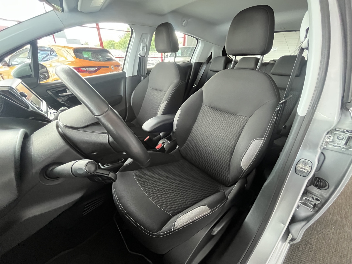 PEUGEOT 208 1,6 HDI 75 ACTIVE BUSINESS GPS REGULATEUR LIMITEUR FEUX HALOGENE PARK PILOT TRES BON ETAT