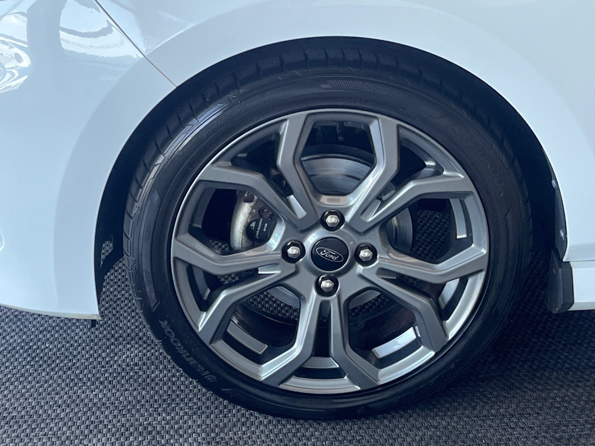 FORD FIESTA ST LINE 1,0 100 GPS APPLE CARPLAY HIFI B&O PARK PILOT KEYLESS ECHAPPEMENT MILTEK FEUX HALOGENE EXCELLENT ETAT