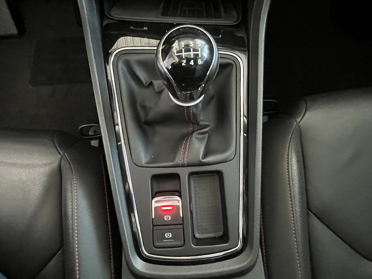 SEAT LEON FR 1,8 TSI 180 TOIT PANORAMIQUE OUVRANT GPS ACC HIFI BEATS DRIVE PROFILE PARK PILOT SIEGE CUIR JANTES 18 FULL LED EXCELLENT ETAT